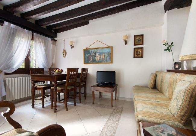 Apartment in Santa Croce - Elegant apartment with garden, in S.Croce, Venice Apartment in Santa Croce - Elegant apartment with garden, in S.Croce, Venice
