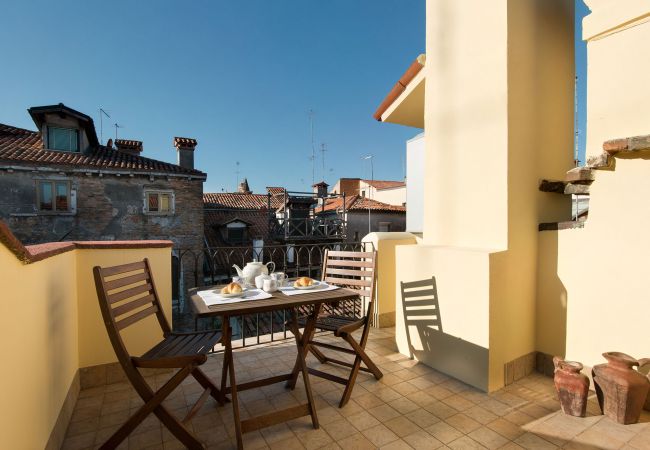 Apartment in Venezia - Apartment with private terrace in S.Polo in the heart of Venice Apartment in Venezia - Apartment with private terrace in S.Polo in the heart of Venice