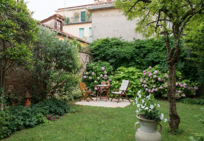 Apartment in Santa Croce - Elegant apartment with garden in S.Croce, Venice Apartment in Santa Croce - Elegant apartment with garden in S.Croce, Venice
