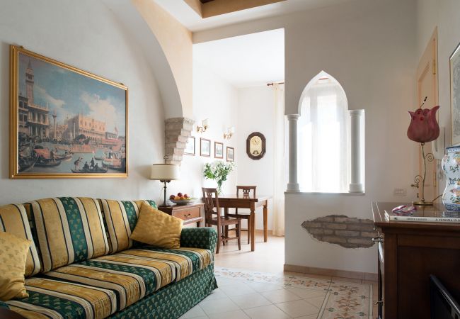Apartment in Santa Croce - Elegant apartment with garden in S.Croce, Venice Apartment in Santa Croce - Elegant apartment with garden in S.Croce, Venice
