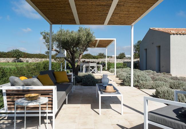 Villa in Ragusa - Designer country villa with pool in Ragusa, Sicily Villa in Ragusa - Designer country villa with pool in Ragusa, Sicily