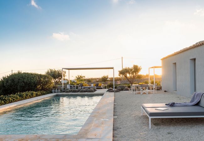 Villa in Ragusa - Designer country villa with pool in Ragusa, Sicily Villa in Ragusa - Designer country villa with pool in Ragusa, Sicily