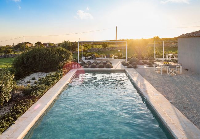Villa in Ragusa - Designer country villa with pool in Ragusa, Sicily Villa in Ragusa - Designer country villa with pool in Ragusa, Sicily