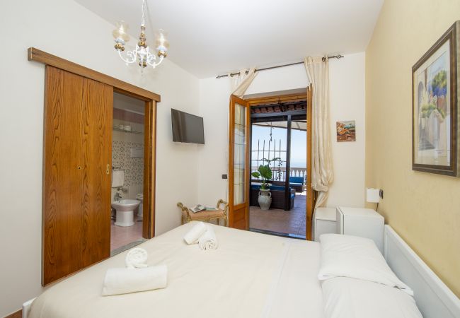 Villa in Pogerola - Villa Gioiello - Sea view pool with chromotherapy Villa in Pogerola - Villa Gioiello - Sea view pool with chromotherapy