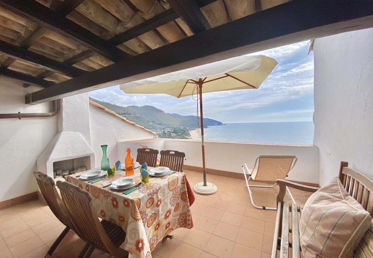 Apartment in Sperlonga - its sea view terrace is ideal for total relaxation