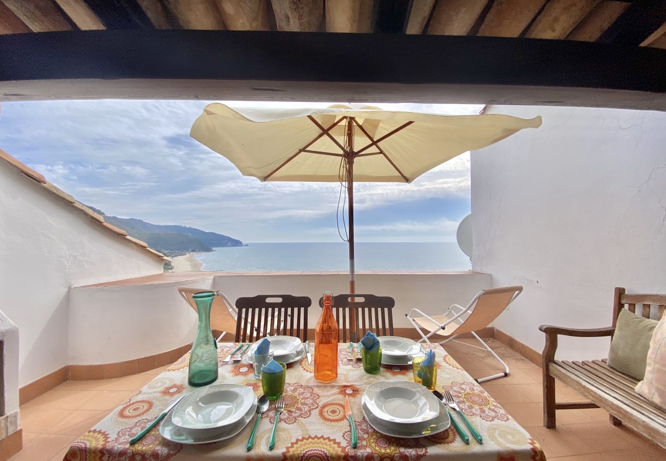 Apartment in Sperlonga - its sea view terrace is ideal for total relaxation