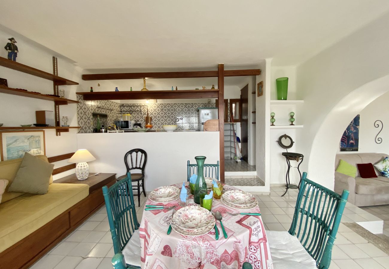 Apartment in Sperlonga - its sea view terrace is ideal for total relaxation