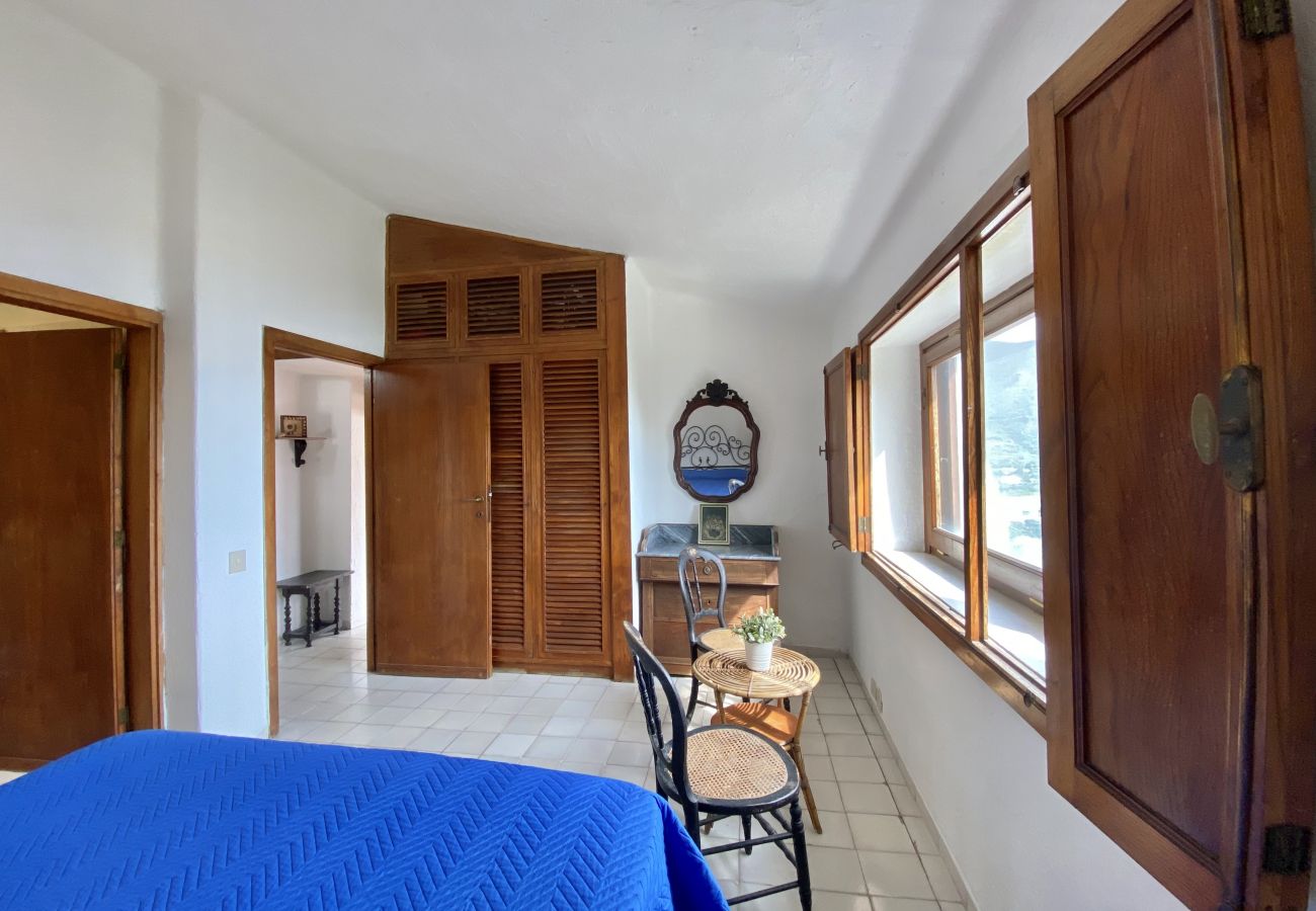 Apartment in Sperlonga - its sea view terrace is ideal for total relaxation