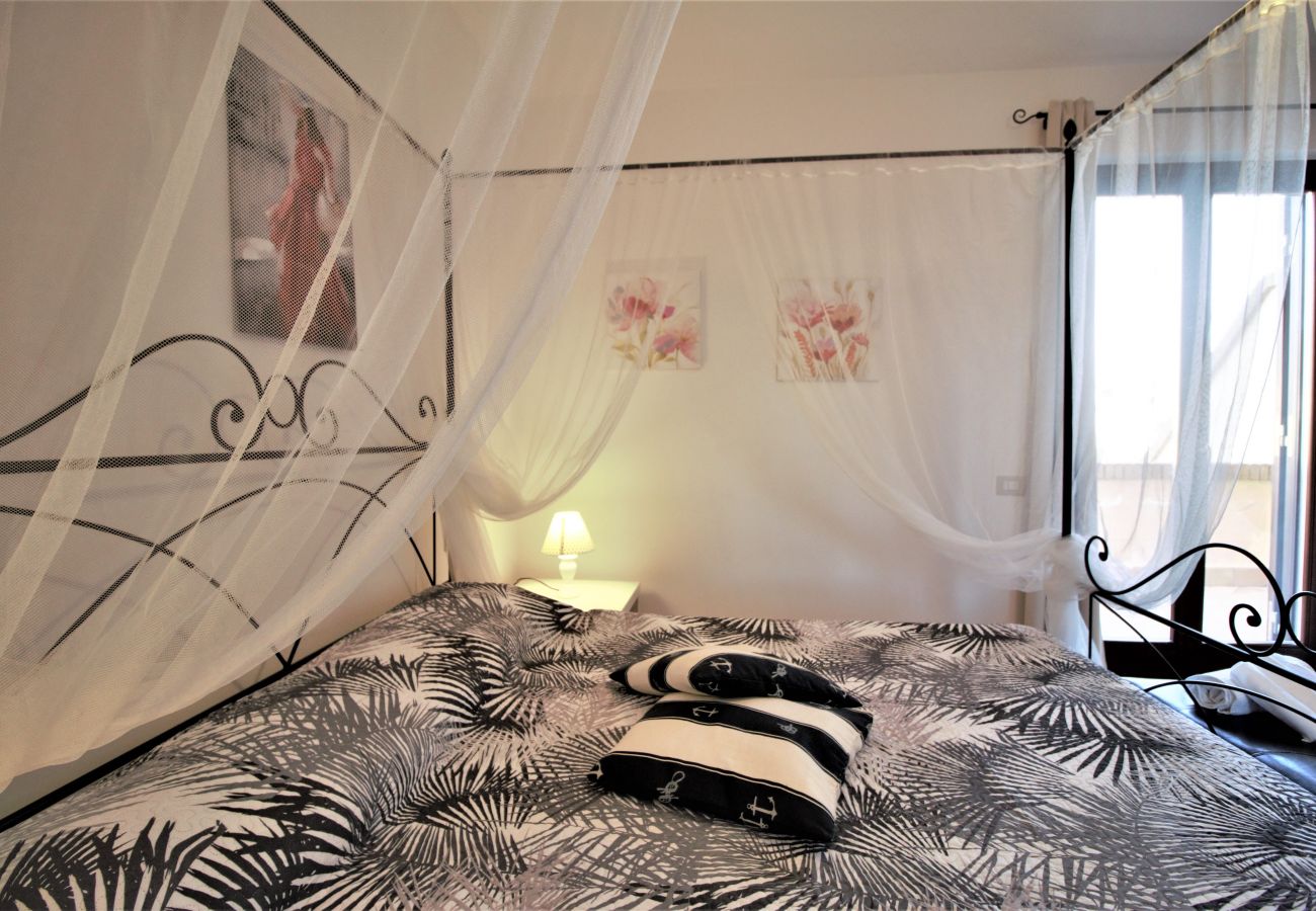 Villa in Sperlonga - Its spaces, its perfect garden for a comfortable holiday