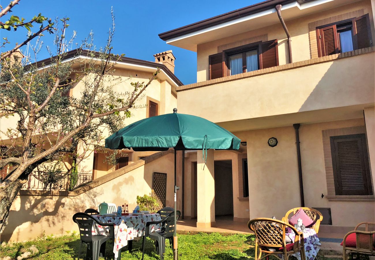 Villa in Sperlonga - Its spaces, its perfect garden for a comfortable holiday