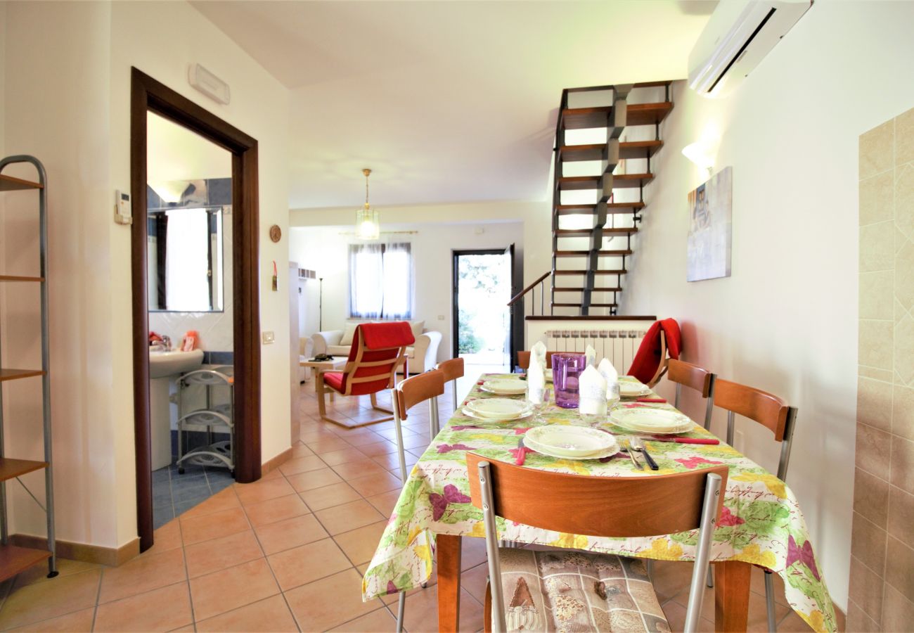 Villa in Sperlonga - Its spaces, its perfect garden for a comfortable holiday