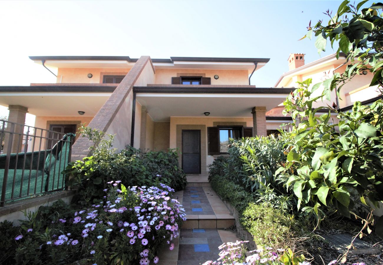 Villa in Sperlonga - Its spaces, its perfect garden for a comfortable holiday
