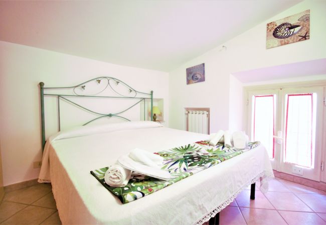 Apartment in Sperlonga - this characteristic house for 6 people is ideal for living in full the sea and the traditions of the village Apartment in Sperlonga - this characteristic house for 6 people is ideal for living in full the sea and the traditions of the village