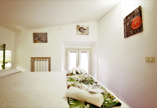 Apartment in Sperlonga - this characteristic house for 6 people is ideal for living in full the sea and the traditions of the village Apartment in Sperlonga - this characteristic house for 6 people is ideal for living in full the sea and the traditions of the village