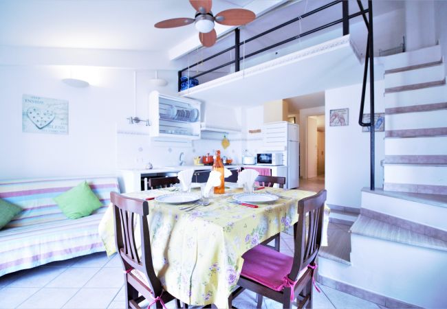 Apartment in Sperlonga - this characteristic house for 6 people is ideal for living in full the sea and the traditions of the village