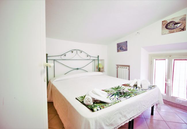 Apartment in Sperlonga - this characteristic house for 6 people is ideal for living in full the sea and the traditions of the village Apartment in Sperlonga - this characteristic house for 6 people is ideal for living in full the sea and the traditions of the village