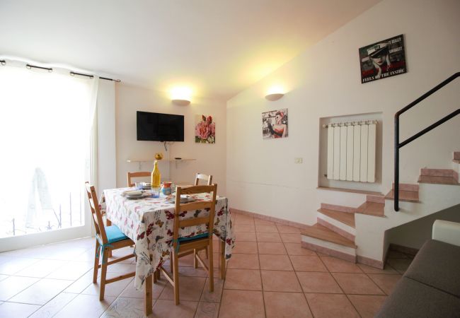 Apartment in Sperlonga - Pretty sea view house for 5 people Apartment in Sperlonga - Pretty sea view house for 5 people