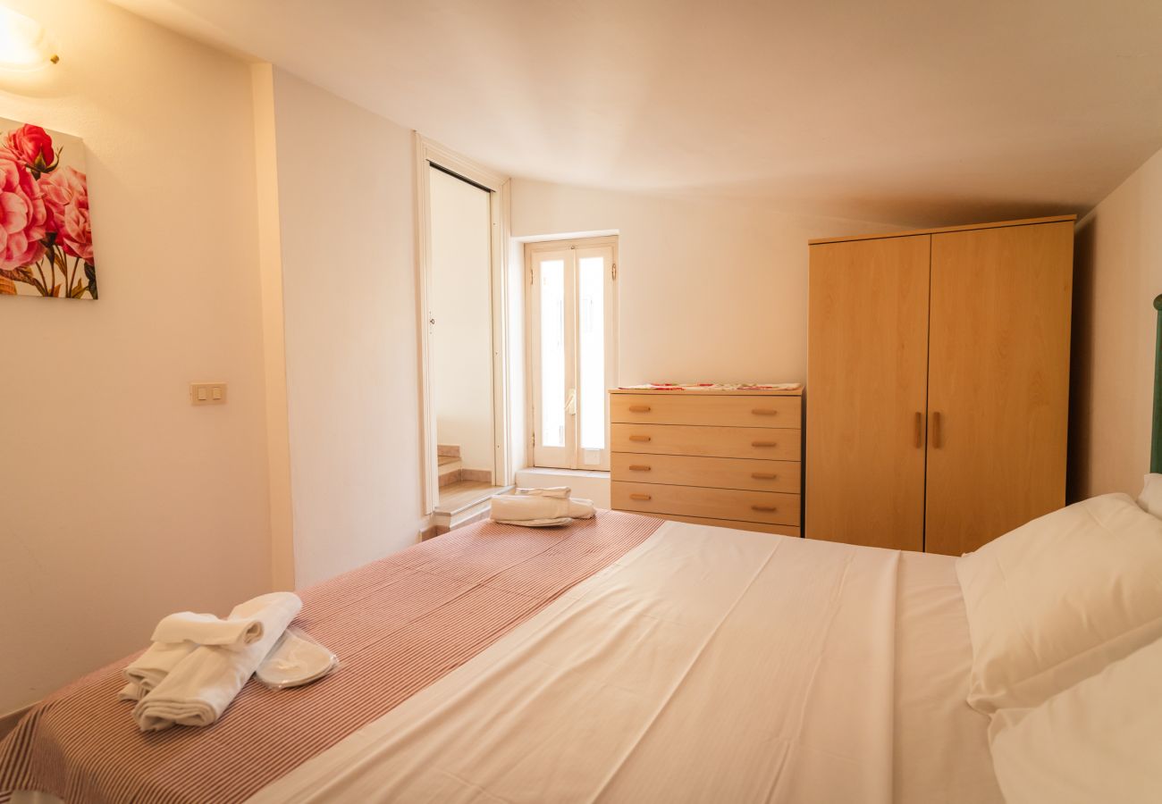 Apartment in Sperlonga - Pretty sea view house for 5 people