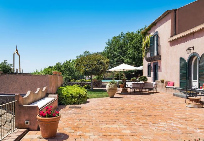 Villa in Trecastagni - Chic Villa with enchanting atmospheres Villa in Trecastagni - Chic Villa with enchanting atmospheres