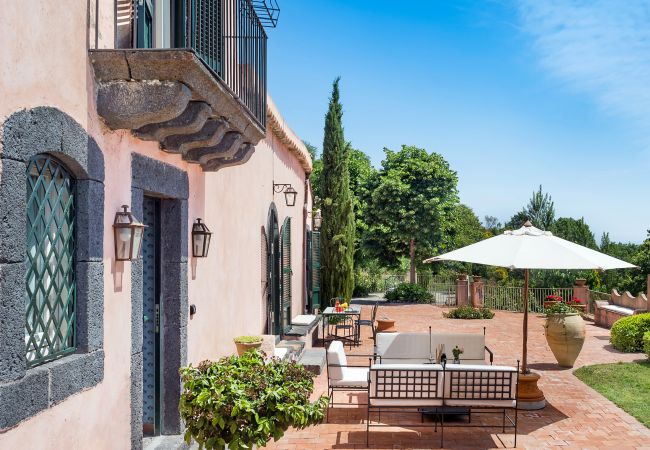 Villa in Trecastagni - Chic Villa with enchanting atmospheres Villa in Trecastagni - Chic Villa with enchanting atmospheres