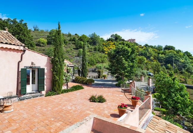 Villa in Trecastagni - Chic Villa with enchanting atmospheres Villa in Trecastagni - Chic Villa with enchanting atmospheres