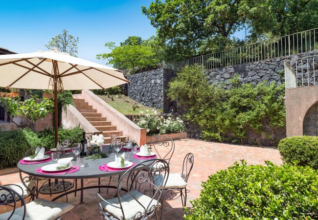 Villa in Trecastagni - Chic Villa with enchanting atmospheres Villa in Trecastagni - Chic Villa with enchanting atmospheres