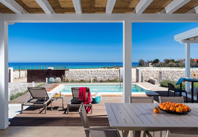 Villa in Noto - Seafront villa with pool near Syracuse, Sicily - Lavanda Villa in Noto - Seafront villa with pool near Syracuse, Sicily - Lavanda