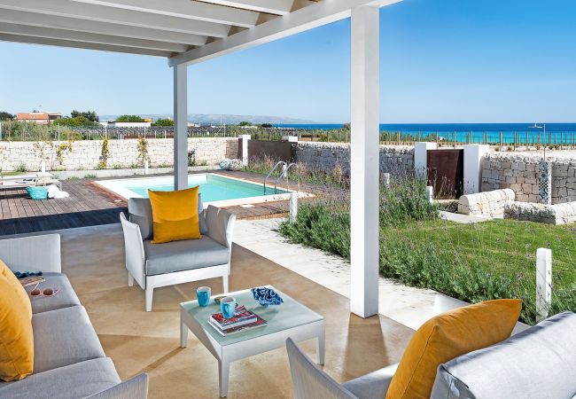 Villa in Noto - Seafront villa with pool near Syracuse, Sicily - Lavanda Villa in Noto - Seafront villa with pool near Syracuse, Sicily - Lavanda