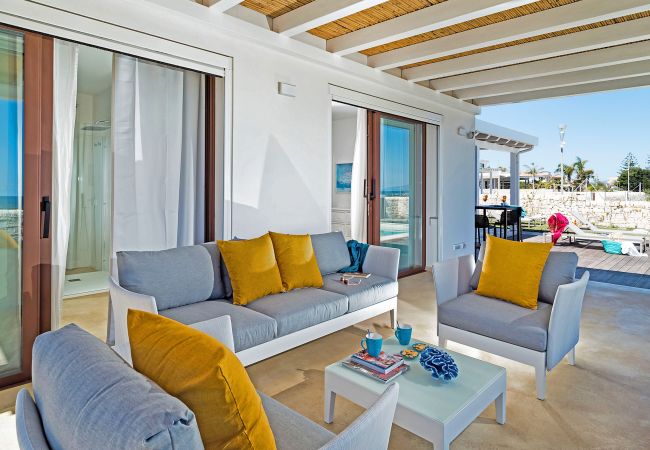 Villa in Noto - Seafront villa with pool near Syracuse, Sicily - Lavanda Villa in Noto - Seafront villa with pool near Syracuse, Sicily - Lavanda