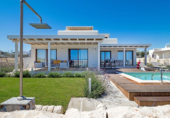 Villa in Noto - Seafront villa with pool near Syracuse, Sicily - Lavanda Villa in Noto - Seafront villa with pool near Syracuse, Sicily - Lavanda