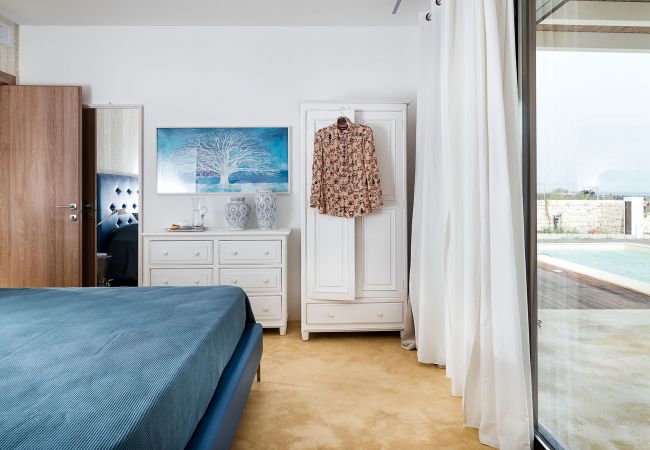 Villa in Noto - Seafront villa with pool near Syracuse, Sicily - Lavanda Villa in Noto - Seafront villa with pool near Syracuse, Sicily - Lavanda