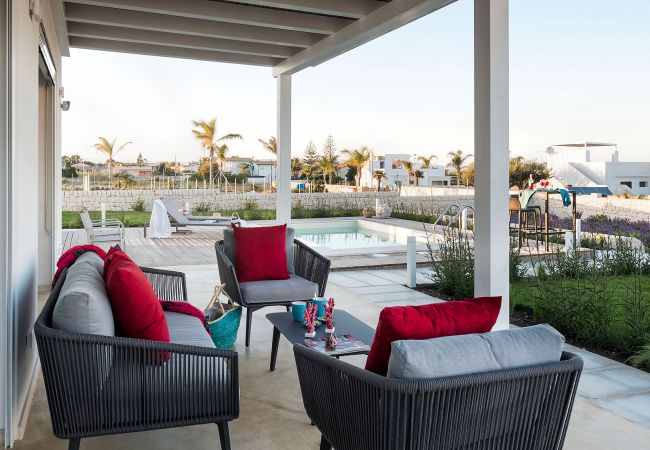 Villa in Noto - Seafront villa with pool near Syracuse, Sicily - Ulivo - 8 pax Villa in Noto - Seafront villa with pool near Syracuse, Sicily - Ulivo - 8 pax