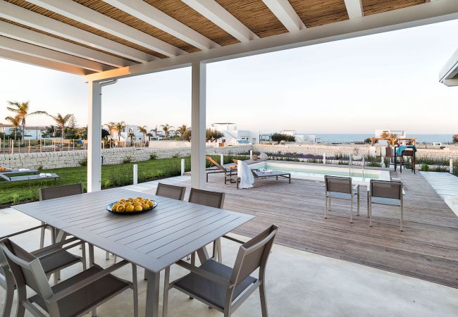 Villa in Noto - Seafront villa with pool near Syracuse, Sicily - Ulivo - 8 pax Villa in Noto - Seafront villa with pool near Syracuse, Sicily - Ulivo - 8 pax