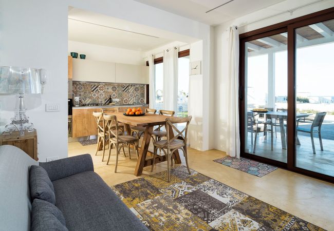 Villa in Noto - Seafront villa with pool near Syracuse, Sicily - Ulivo - 8 pax Villa in Noto - Seafront villa with pool near Syracuse, Sicily - Ulivo - 8 pax