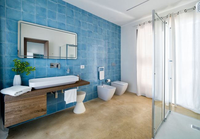 Villa in Noto - Seafront villa with pool near Syracuse, Sicily - Ulivo - 8 pax Villa in Noto - Seafront villa with pool near Syracuse, Sicily - Ulivo - 8 pax