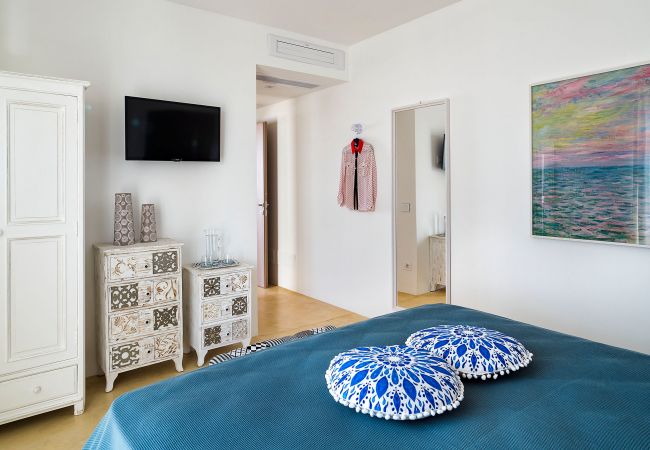 Villa in Noto - Seafront villa with pool near Syracuse, Sicily - Ulivo - 8 pax Villa in Noto - Seafront villa with pool near Syracuse, Sicily - Ulivo - 8 pax