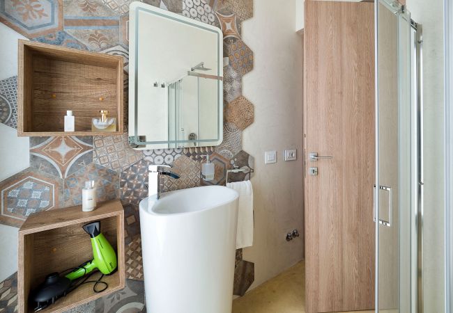 Villa in Noto - Seafront villa with pool near Syracuse, Sicily - Ulivo - 8 pax Villa in Noto - Seafront villa with pool near Syracuse, Sicily - Ulivo - 8 pax