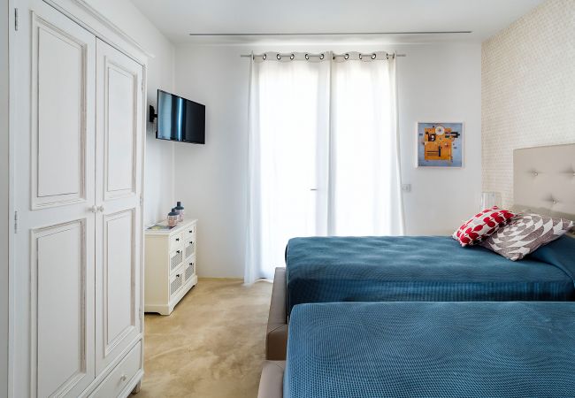 Villa in Noto - Seafront villa with pool near Syracuse, Sicily - Ulivo - 8 pax Villa in Noto - Seafront villa with pool near Syracuse, Sicily - Ulivo - 8 pax