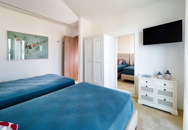 Villa in Noto - Seafront villa with pool near Syracuse, Sicily - Ulivo - 8 pax Villa in Noto - Seafront villa with pool near Syracuse, Sicily - Ulivo - 8 pax