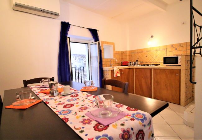  in Sperlonga - the atmosphere of the historic center in a single house