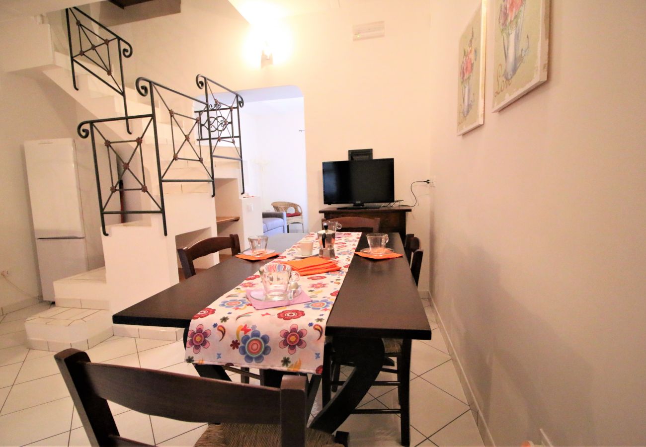 Apartment in Sperlonga - the atmosphere of the historic center in a single house