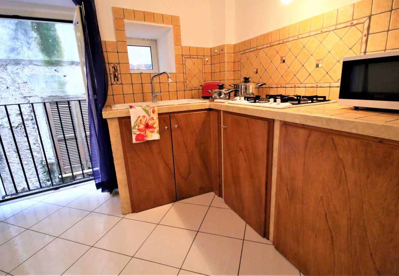 Apartment in Sperlonga - the atmosphere of the historic center in a single house