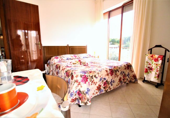 Apartment in Sperlonga - Nice one bedroom apartment a stone's throw from the sea Apartment in Sperlonga - Nice one bedroom apartment a stone's throw from the sea