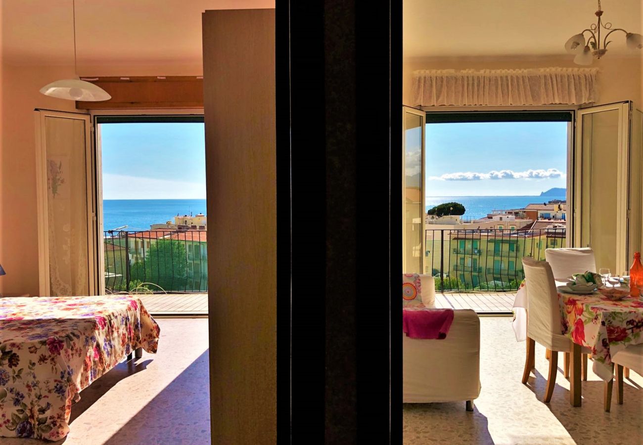 Apartment in Sperlonga - fantastic for a holiday with vistal sea
