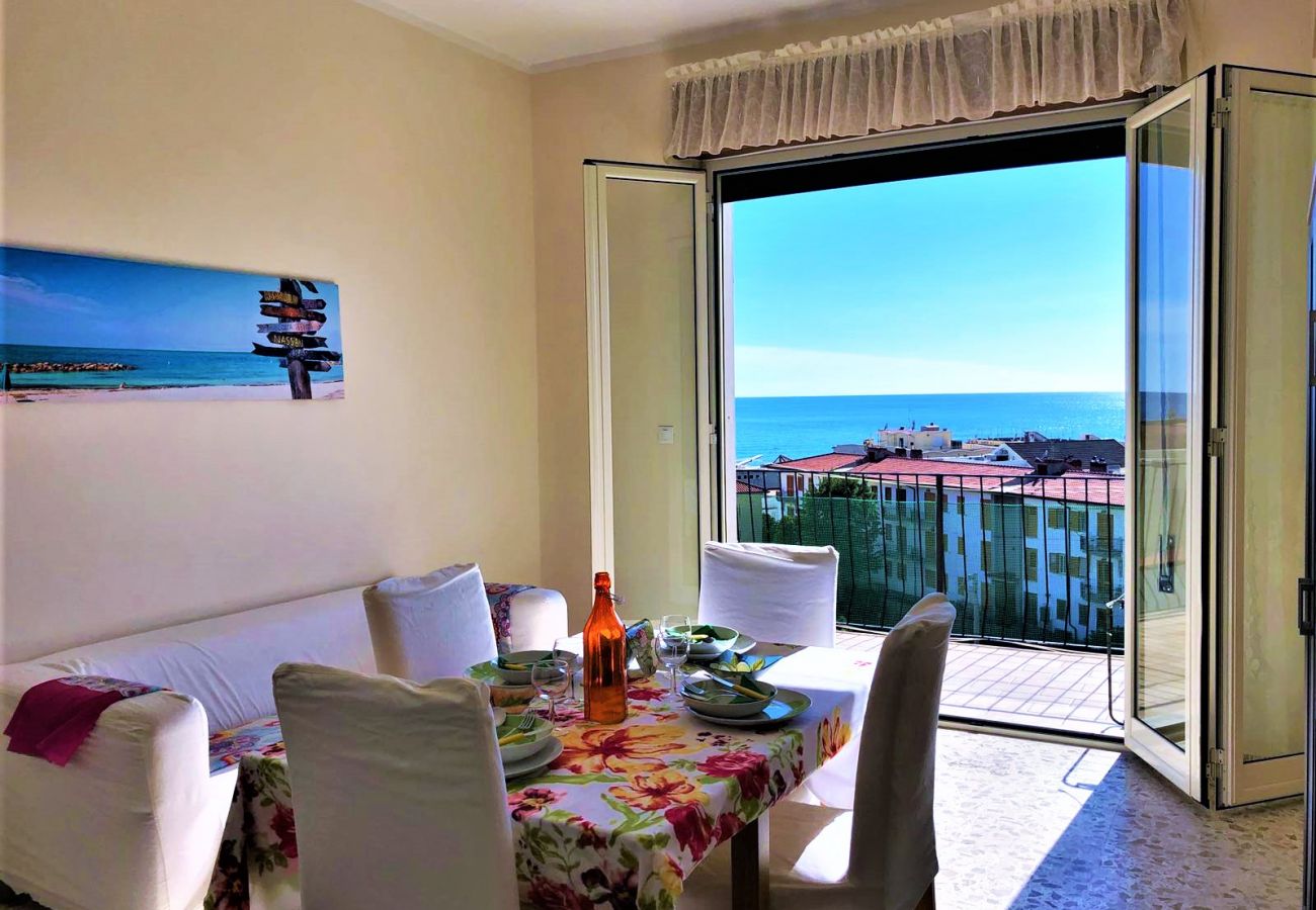 Apartment in Sperlonga - fantastic for a holiday with vistal sea