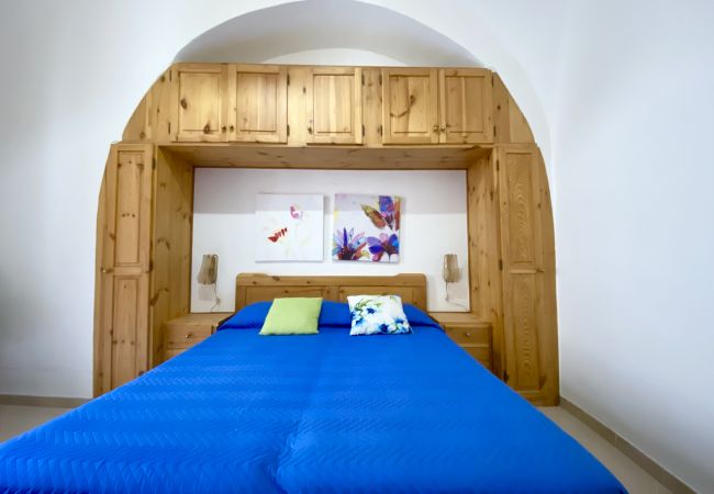 Apartment in Sperlonga - evocative one bedroom apartment in the square of Sperlonga Apartment in Sperlonga - evocative one bedroom apartment in the square of Sperlonga