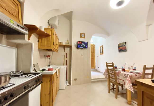 Apartment in Sperlonga - evocative one bedroom apartment in the square of Sperlonga Apartment in Sperlonga - evocative one bedroom apartment in the square of Sperlonga