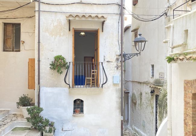 Apartment in Sperlonga - evocative one bedroom apartment in the square of Sperlonga Apartment in Sperlonga - evocative one bedroom apartment in the square of Sperlonga