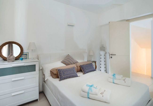 Villa in Cefalù - Seafront villa with terrace, Cefalù, Sicily Villa in Cefalù - Seafront villa with terrace, Cefalù, Sicily