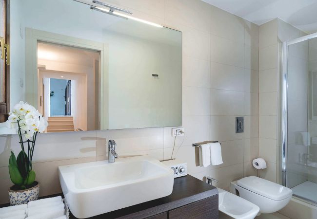 Villa in Cefalù - Seafront villa with terrace, Cefalù, Sicily Villa in Cefalù - Seafront villa with terrace, Cefalù, Sicily